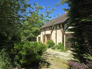 Maisons de vacances Gite de caractere avec piscine partagee au coeur du Perigord Noir - FR-1-616-484 : photos des chambres