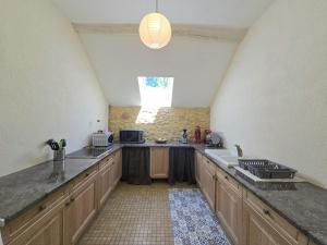 Charmant Gîte avec Piscine et Parking Privé en Périgord Noir - FR-1-616-484