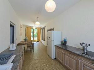 Maisons de vacances Gite de caractere avec piscine partagee au coeur du Perigord Noir - FR-1-616-484 : photos des chambres