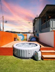 Unique*NEW*Hot Tub Studio*Mins to DT & PHX Airport