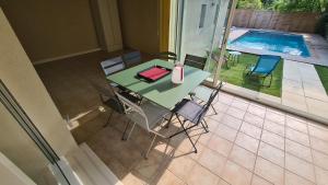 Maisons de vacances 140 m2 villa with pool in Pernes-Les-Fontaines : photos des chambres