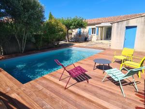 Maisons de vacances 140 m2 villa with pool in Pernes-Les-Fontaines : photos des chambres