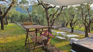 Villa panoramica con Jacuzzi privata tra Firenze & Lucca ,3 camere, 4 bagni