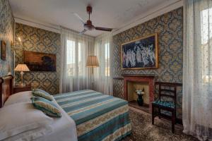 Large Double or Twin Room with Canal View room in Hotel Galleria