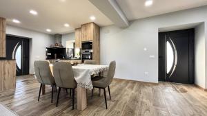 As Casas do Penedo da Moura