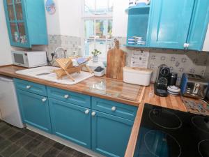 2 The Cottages