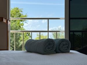 Noah Family Room with Seaview Balcony