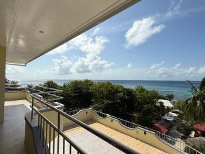Noah Family Room with Seaview Balcony