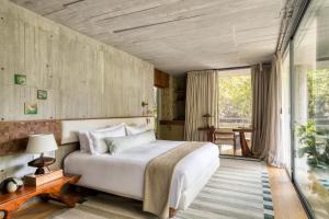 2BR Perfect Location Designers Luxury