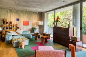 2BR Perfect Location Designers Luxury