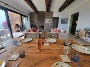 Familienfreundliche Villa Vistaero mit atemberaubenden Meerblick by Riviera Homelife Management