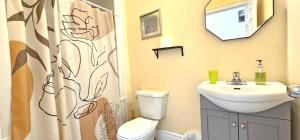 Perfect Location! Quiet-Spacious-2 Bed-2 Bath