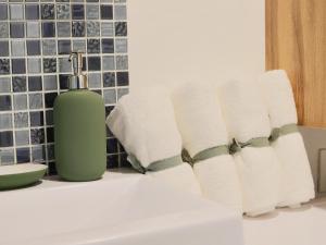 Maisons de vacances Holiday Home in Gargas with Pool and Nature, cleaning included : photos des chambres