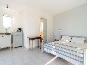 Maisons de vacances Holiday Home in Occitanie with Private Pool, cleaning included : photos des chambres