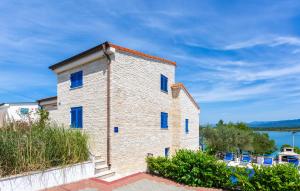 Beach Front Home In Klimno With Wifi