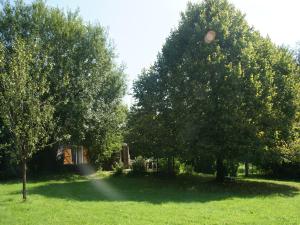 Maisons de vacances Holiday Home in La Chapelle with Garden, cleaning included : photos des chambres