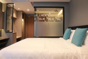 The Crystal Hotel Buriram - formerly X2 Vibe Buriram