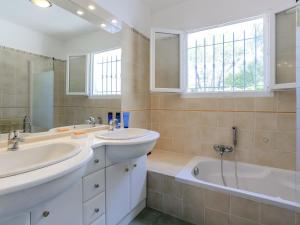Villas Villa in Vidauban with Private Pool, cleaning included : photos des chambres