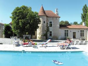 Maisons de vacances Holiday Home in Thurageau with Private Pool, cleaning included : photos des chambres