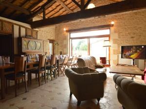 Maisons de vacances Holiday Home in Thurageau with Private Pool, cleaning included : photos des chambres