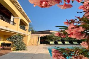 Villas Villa in Vidauban with Heated Pool near Beaches, cleaning included : photos des chambres