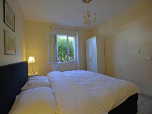 Villas Villa in Vidauban with Heated Pool near Beaches, cleaning included : photos des chambres