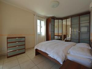 Villas Villa in Vidauban with Heated Pool near Beaches, cleaning included : photos des chambres
