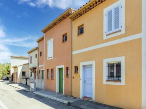 Comfortable holiday home with swimming pool, cleaning included