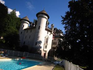 Maisons de vacances Chateau in France with Grand Colombier View, cleaning included : photos des chambres