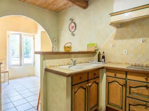 Maisons de vacances Holiday Home in Cazouls with Pool & Vineyards, cleaning included : photos des chambres