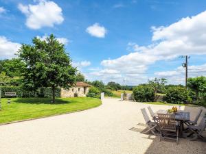 Maisons de vacances Holiday Home Saint-Laurent Pool Retreat, cleaning included : photos des chambres
