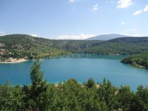 Maisons de vacances Holiday Home in Le Luc with Pool & Vineyards, cleaning included : photos des chambres