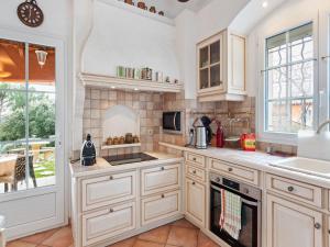 Villas Villa in Lorgues with Private Pool, cleaning included : photos des chambres