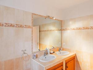 Villas Villa in Lorgues with Private Pool, cleaning included : Villa 6 Chambres 