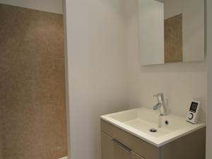 Villas Villa in Malaucene with Private Pool, cleaning included : photos des chambres