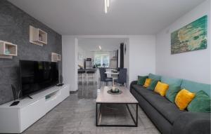2 Bedroom Awesome Home In Fazana 