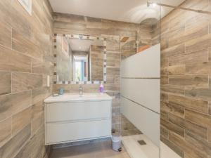 Maisons de vacances Holiday Home near Lake Quinson and Moustiers, cleaning included : photos des chambres