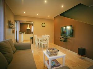 Villas Villa in Luberon with Saltwater Pool, cleaning included : photos des chambres