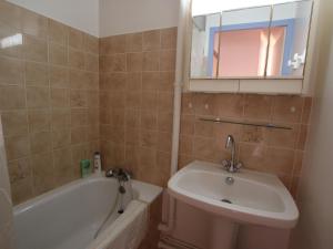 Maison de vacances à 50m de la mer - 4 personnes - FR-1-364-104