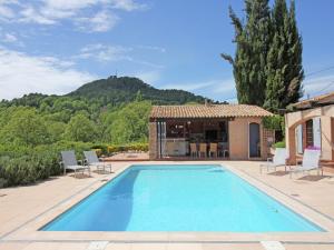 Maisons de vacances Villa in Salernes with Private Pool & Garden, cleaning included : photos des chambres