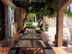 Maisons de vacances Villa in Salernes with Private Pool & Garden, cleaning included : photos des chambres