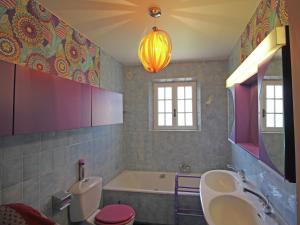 Maisons de vacances Villa in Salernes with Private Pool & Garden, cleaning included : photos des chambres