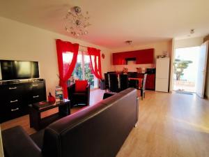 Villas Villa in Var with Hill Views & Pool, cleaning included : photos des chambres