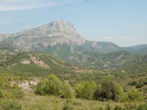 Villas Villa in Gareoult with Private Pool, cleaning included : photos des chambres
