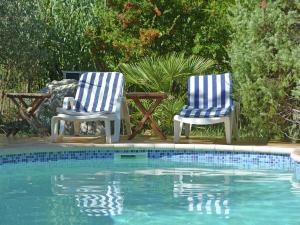 Villas Villa in Gareoult with Private Pool, cleaning included : photos des chambres