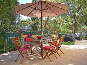 Villas Villa in Gareoult with Private Pool, cleaning included : photos des chambres