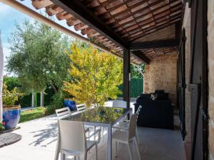Maisons de vacances Villa in Cannes with Heated Pool & Boat Trips, cleaning included : photos des chambres