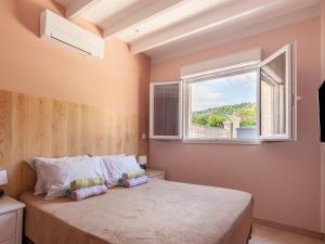 Maisons de vacances Villa in Cannes with Heated Pool & Boat Trips, cleaning included : photos des chambres
