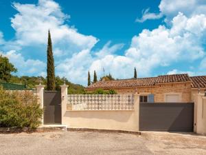 Maisons de vacances Villa in Cannes with Heated Pool & Boat Trips, cleaning included : photos des chambres