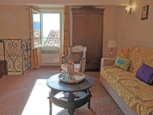 Villas Village House in Fayence with Castle Views, cleaning included : photos des chambres